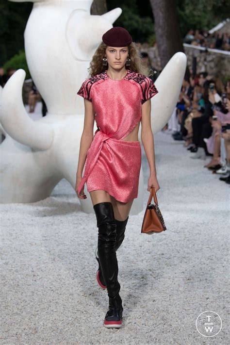 louis vuitton 2019 resort collection|Louis Vuitton Resort 2019 Collection .